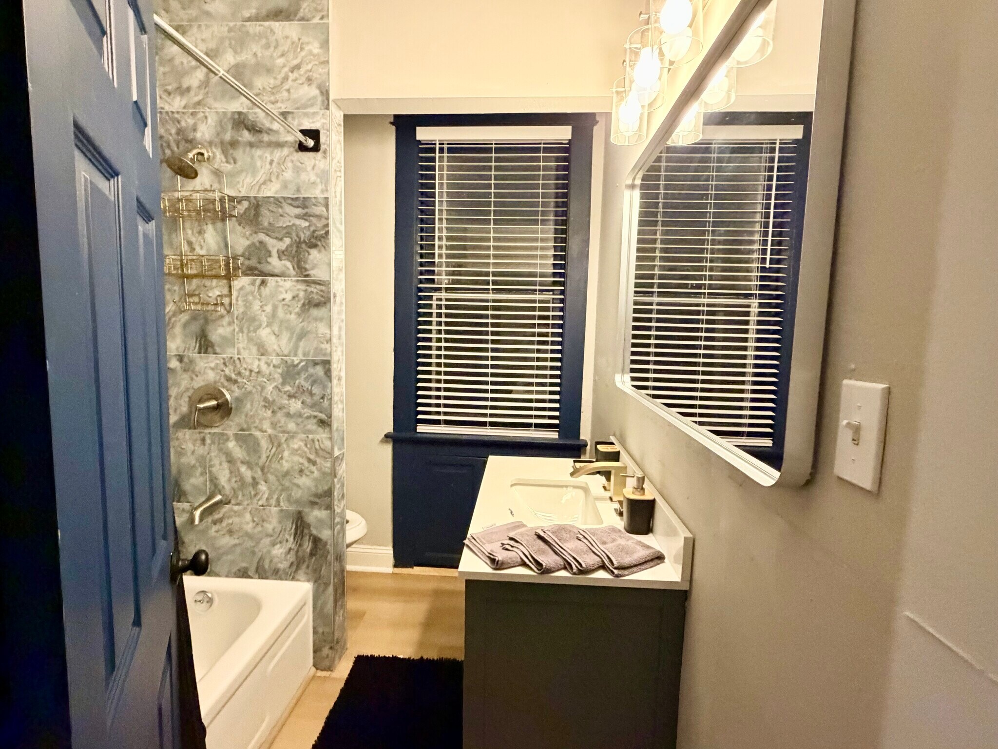 Building Photo - 3235 Itaska St