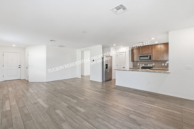 Building Photo - 8839 E Raven Hill Wy