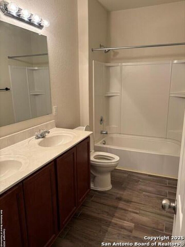 Building Photo - Welcome to this spacious 4 bedroom, 2 bathroom home located in Selma, TX.