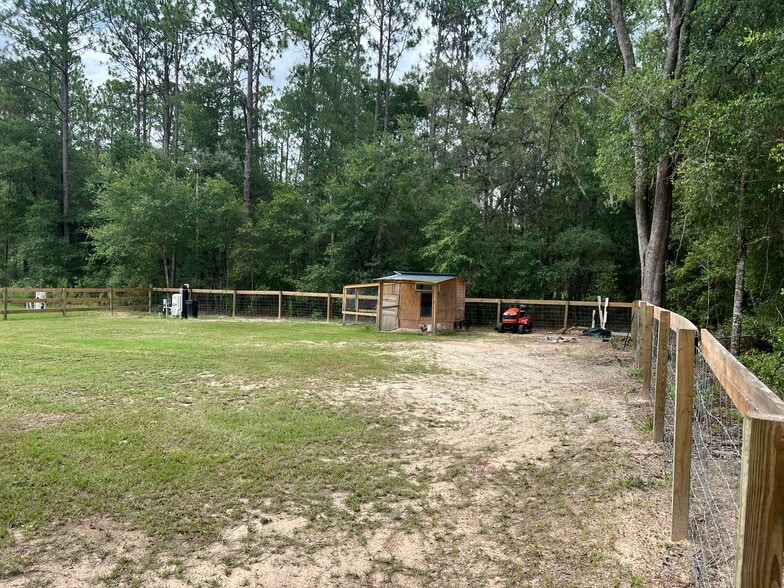 Building Photo - 15482 SW 10th Pl