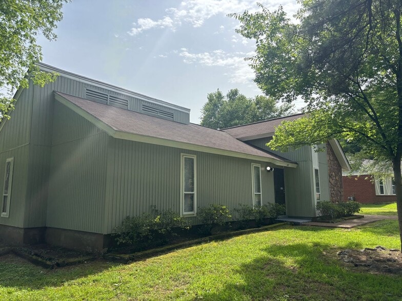Building Photo - 5095 Corkwood Dr