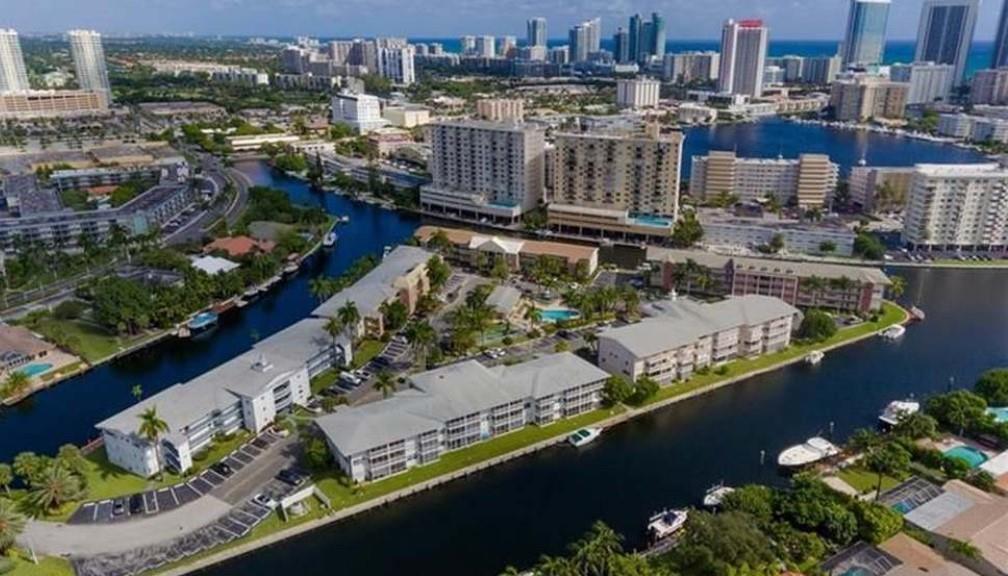 Building Photo - 450 Paradise Isle Blvd