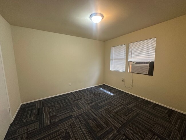 Building Photo - 2 Bed 1.5 Bath in Austin