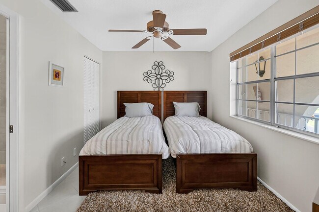 Building Photo - 13765 Flora Pl