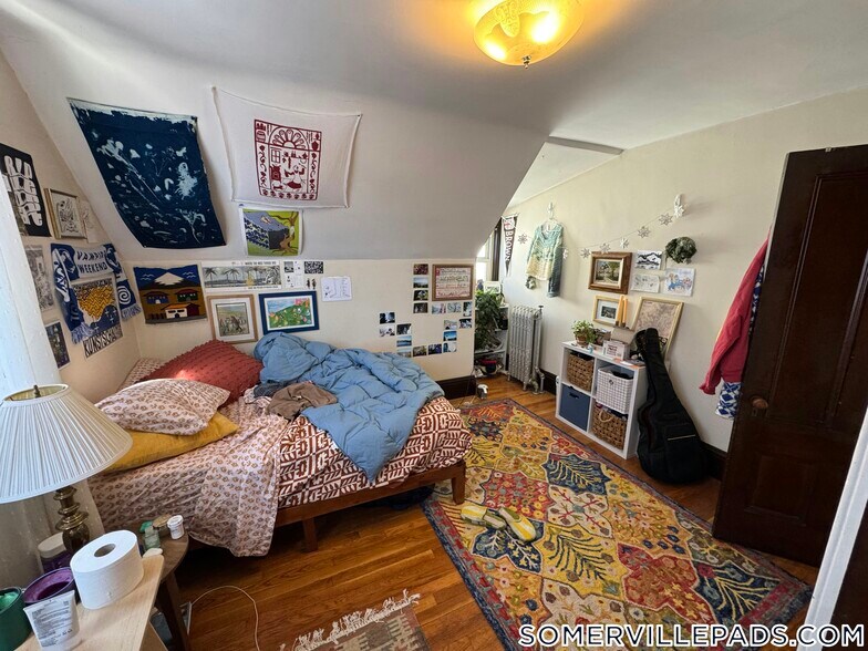 Building Photo - 211 Holland St