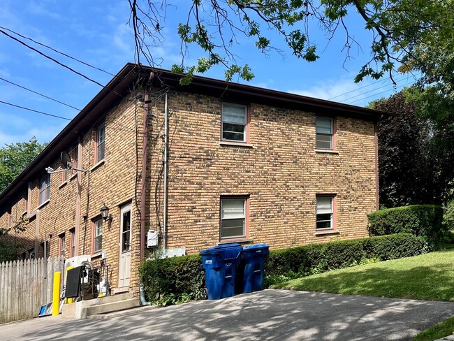 Building Photo - 602 Walnut St