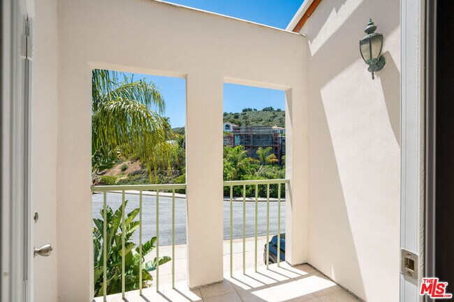 Building Photo - 24907 Marbella Ct