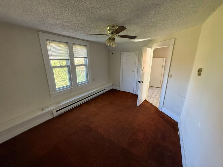 Building Photo - 22 Emmett St