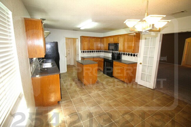 Building Photo - 4302 Hank Dr