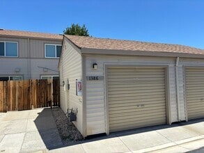 Building Photo - Charming Updated Condominium for Rent in S...