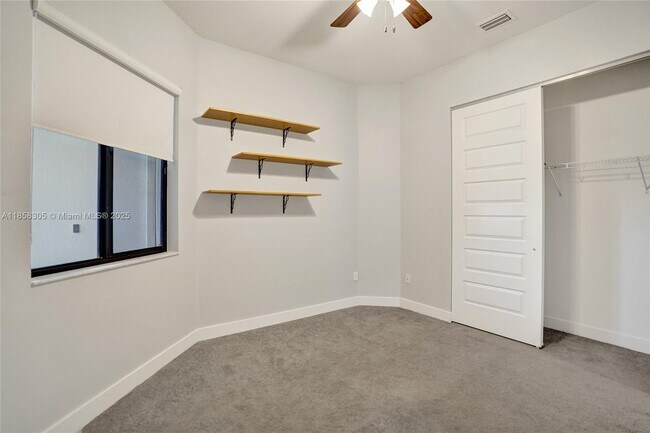 Building Photo - 10590 Mira Vista Dr