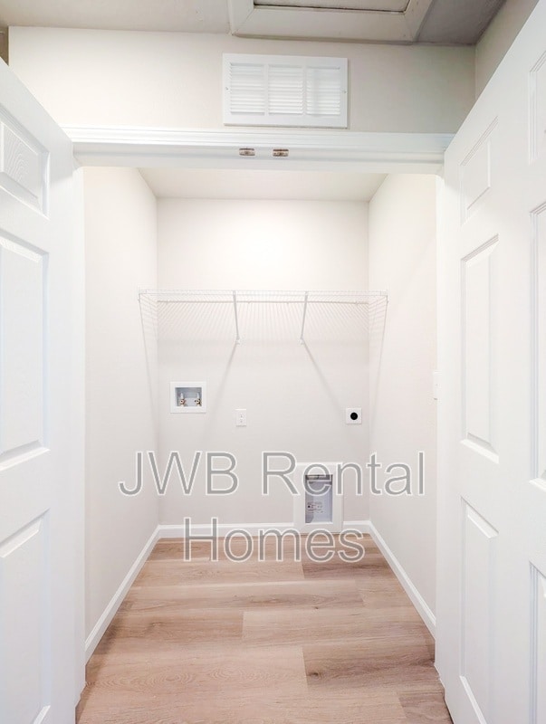 Building Photo - 6052 Redpoll Ave