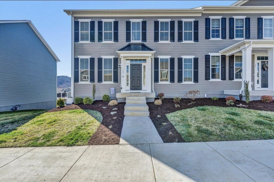 Building Photo - 62 Boxwood Ln