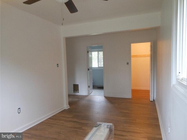 Building Photo - 17 5th Ave