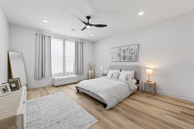 Building Photo - 975 Highland Lgt Ln