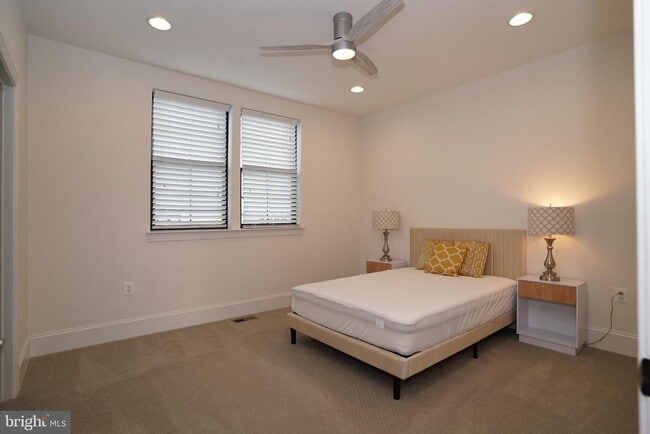 Building Photo - 44655 Provincetown Dr