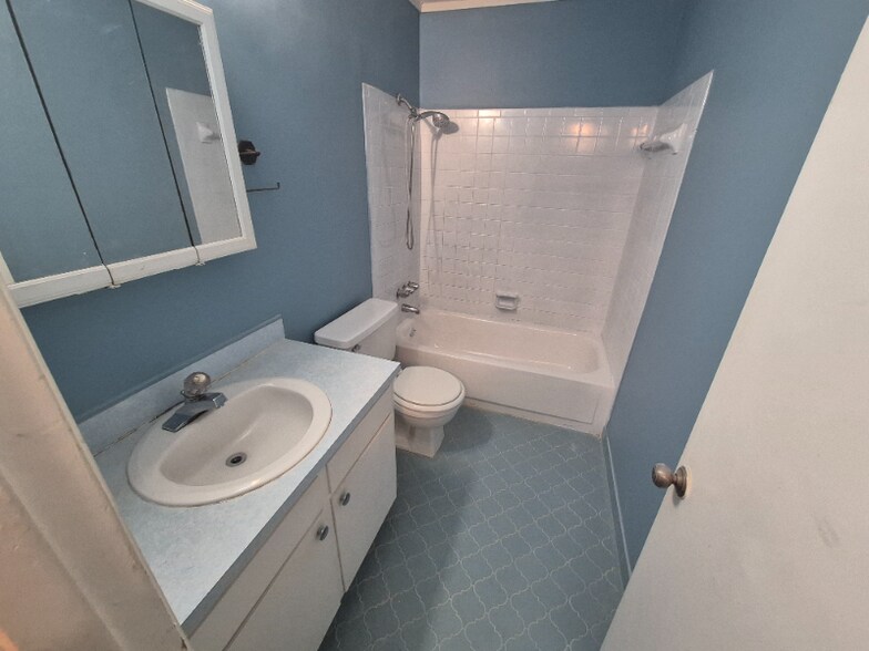 Building Photo - 14 S Lafayette St