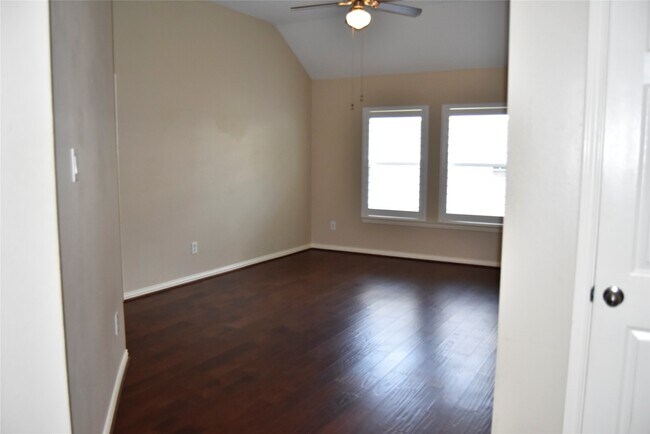 Building Photo - 18627 Summercliff Ln