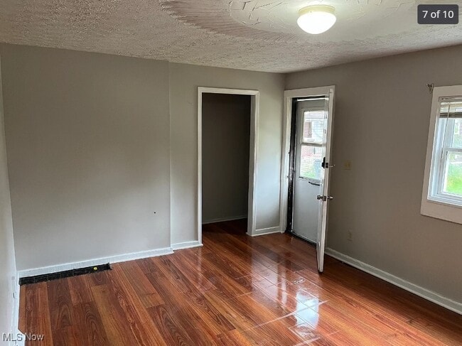 Building Photo - 851 Forrest Dr