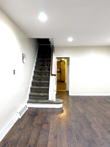 Building Photo - 5527 N Palethorp St