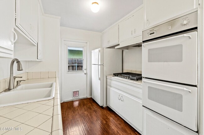 Building Photo - 3341 Porter Ln