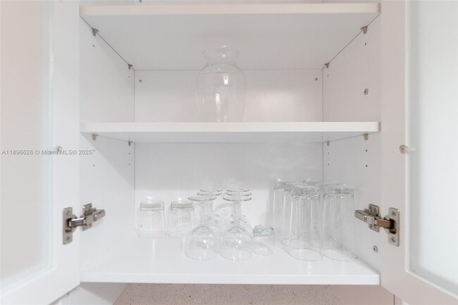 Building Photo - 312 SW 12th Ave