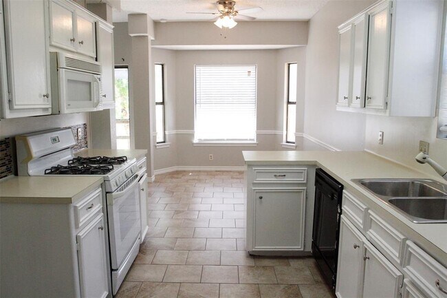 Building Photo - 2207 Lancaster Gate Cove