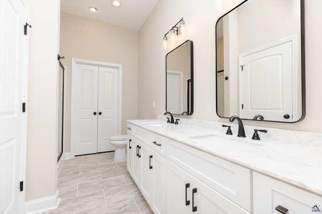 Building Photo - 1013 Northside Dr