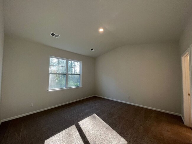 Building Photo - 149 Holloway Hill