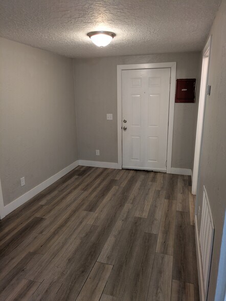 Front Door and Entryway - 3771 Orchard Ave