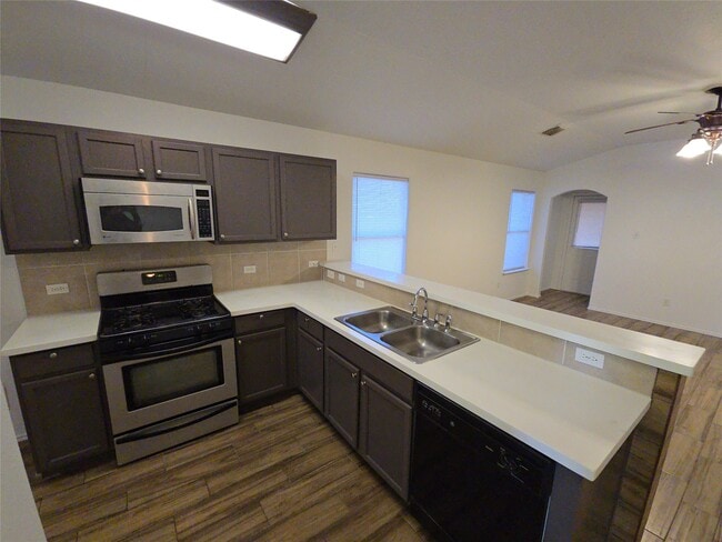 Building Photo - 5006 Mill Creek Dr