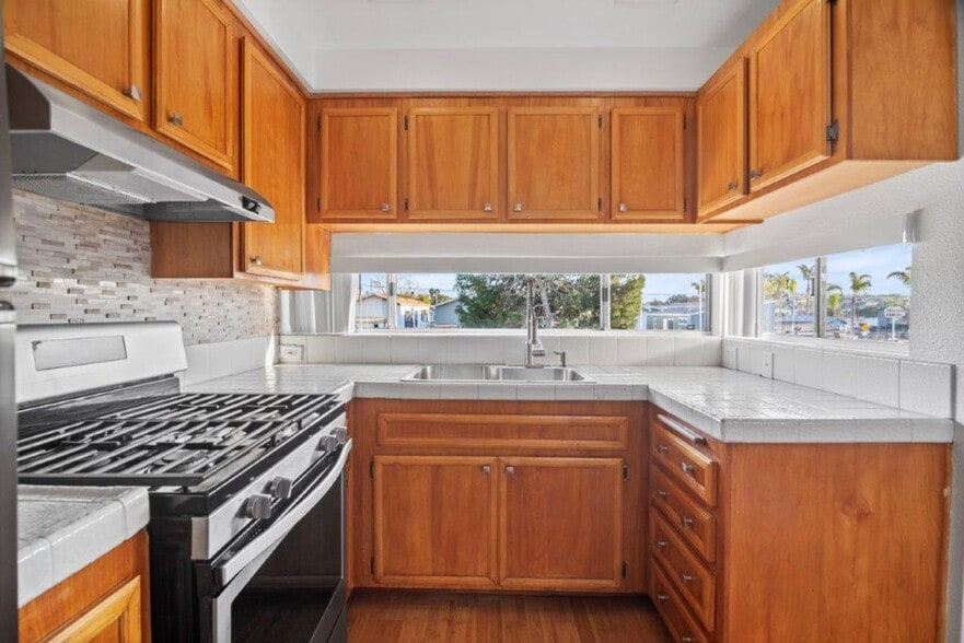 Building Photo - 125 Hillcrest Drive
