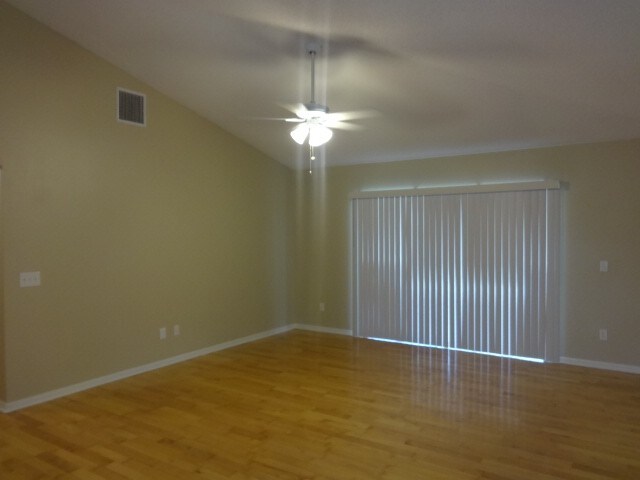 Building Photo - 1040 Pineview Ct