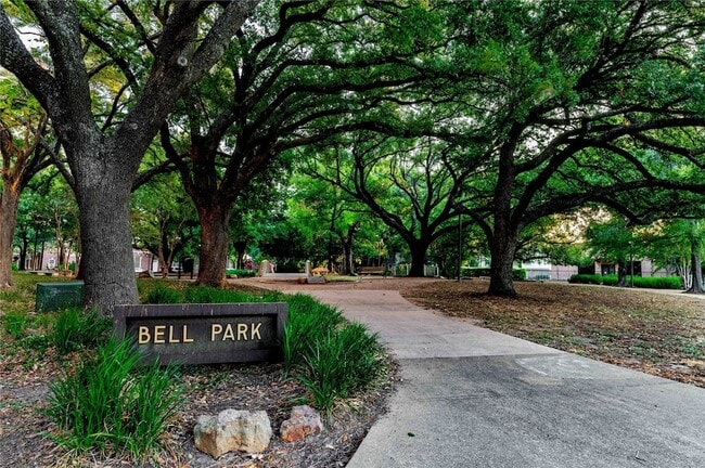 Building Photo - 808 Woodrow St