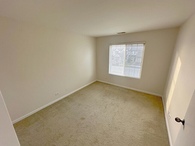 Building Photo - 2624 Carrolwood Rd