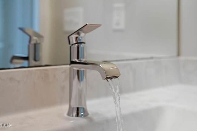 Building Photo - 759 Putney Hl Rd