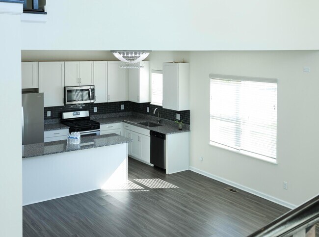 Building Photo - 11921 Warbler Wy