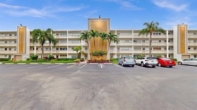 Building Photo - 4047 Rexford A