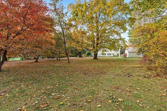 Building Photo - 4 Chase Ln