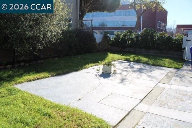 Building Photo - 508 Civic Center St