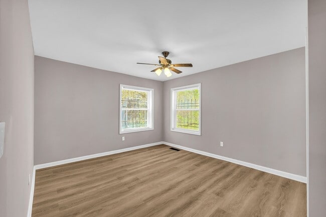 Building Photo - Charming 2BR Duplex in Atlanta