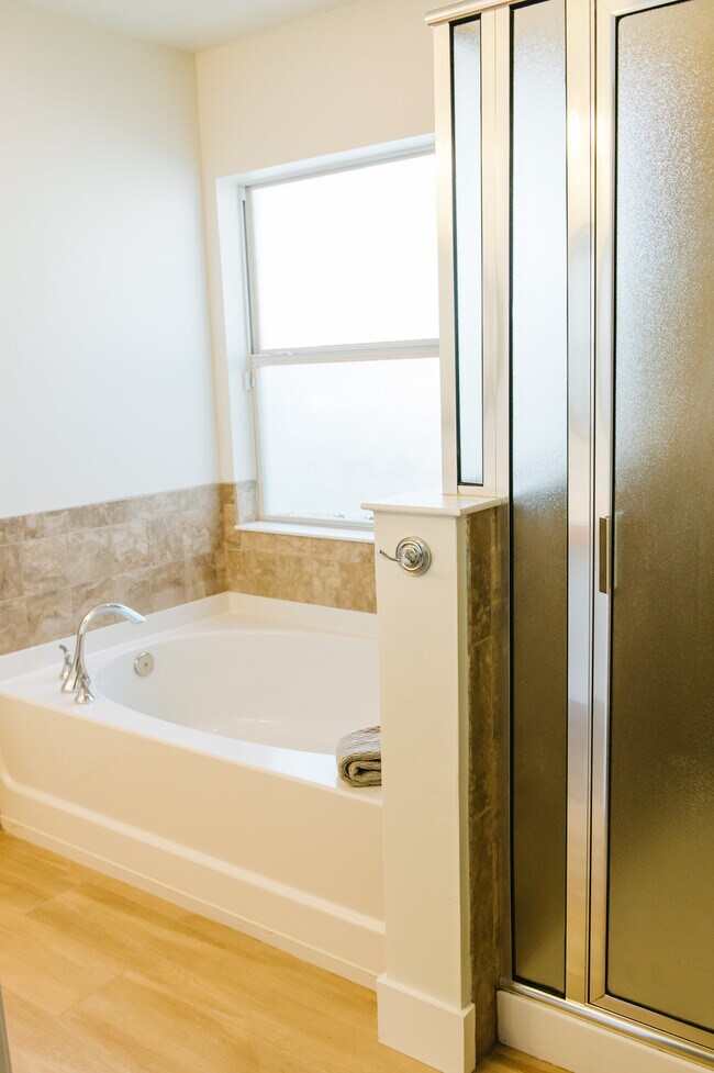 Building Photo - 208 Grande Lake Dr