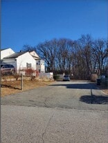 Building Photo - 100 Peever St