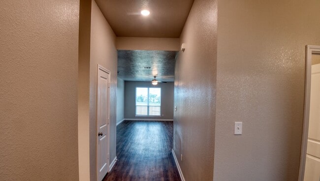 Building Photo - Spacious Single-Family Home Available Now!