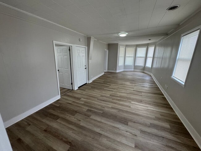 Building Photo - 1030 19th St