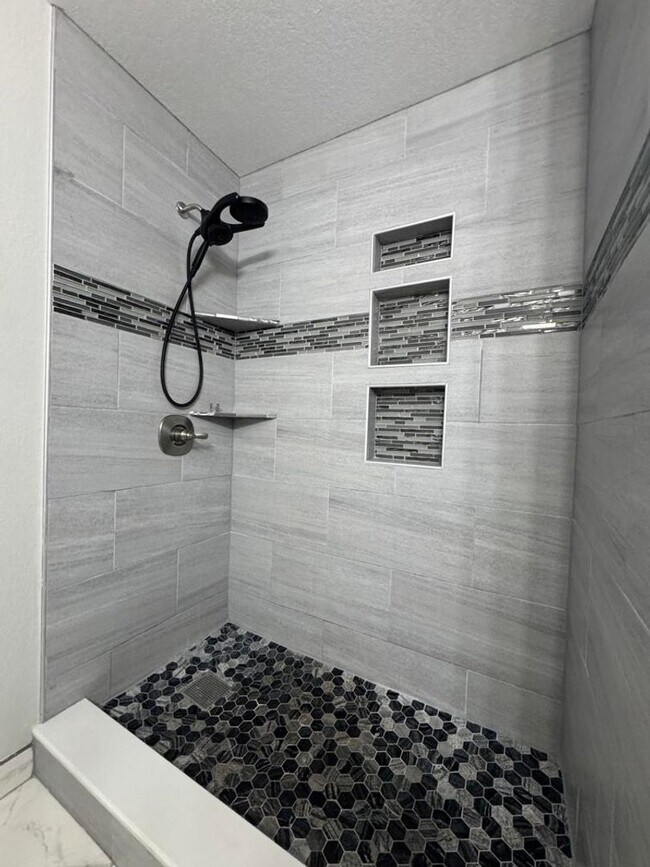 Building Photo - 3/2 Condo in Villaggio On The Lakes