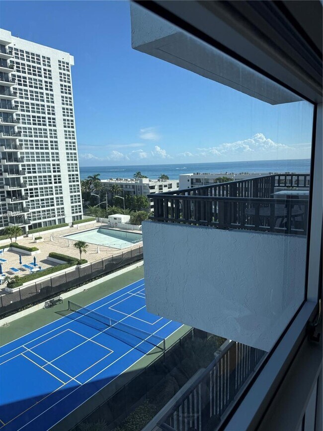 Building Photo - 525 N Ocean Blvd