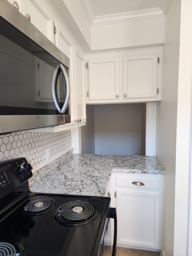 Building Photo - 434 Longwood Ct