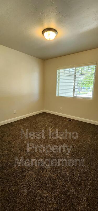 Building Photo - 5140 W Brunmier Dr