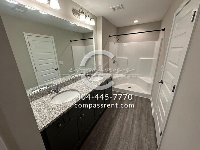 Building Photo - 119 Squarewood Ln NW